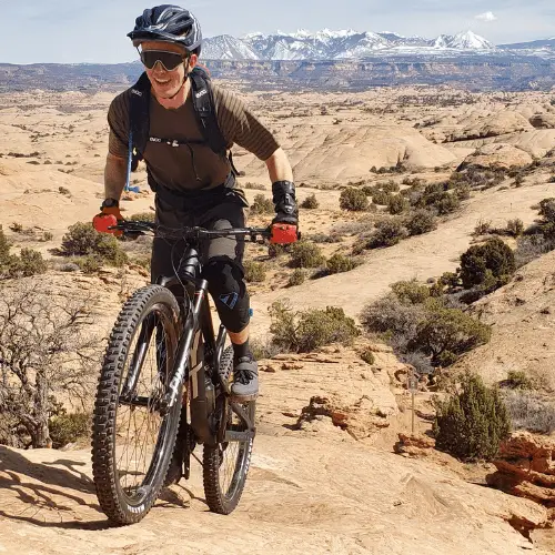 Should You Wear Knee Pads Mountain Biking? – MTBS&F